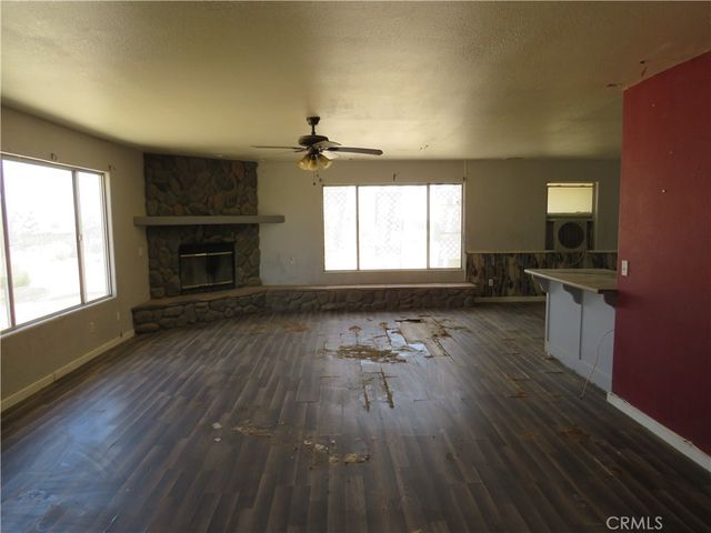 9121 4th Street, Phelan, CA 92371