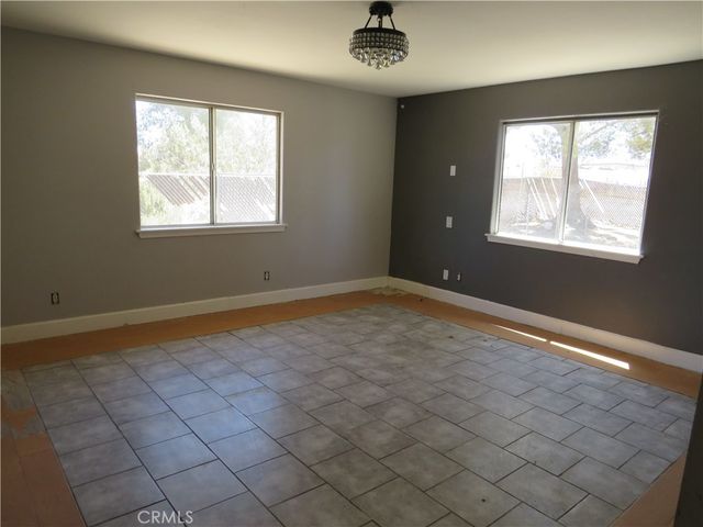 9121 4th Street, Phelan, CA 92371