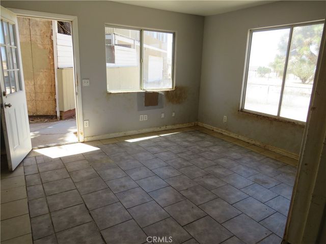 9121 4th Street, Phelan, CA 92371