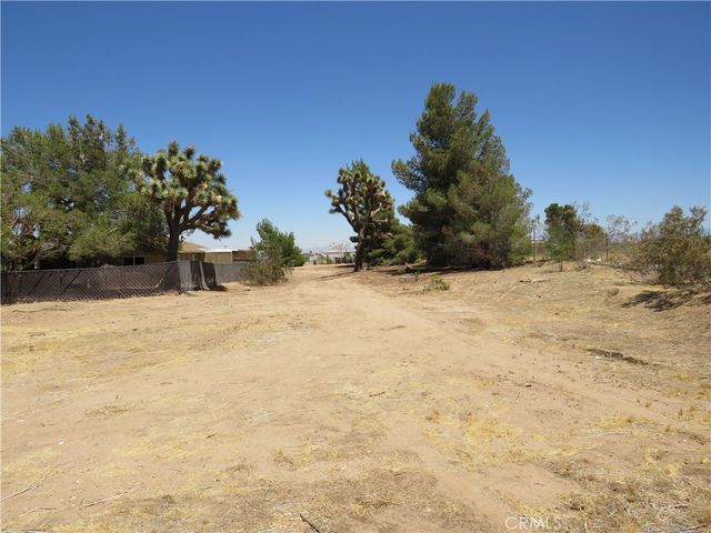 9121 4th Street, Phelan, CA 92371