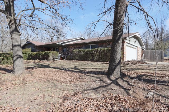 7595 E 19th Street S, Muskogee, OK 74403