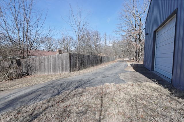 7595 E 19th Street S, Muskogee, OK 74403