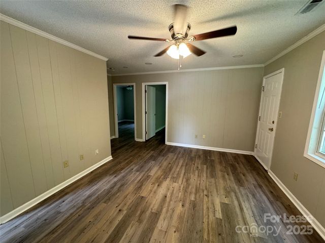 313 E Washington Avenue B, Bessemer City, NC 28016