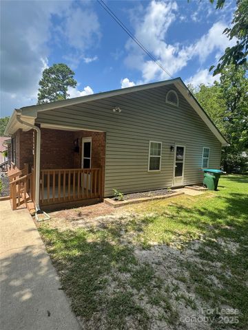 313 E Washington Avenue B, Bessemer City, NC 28016