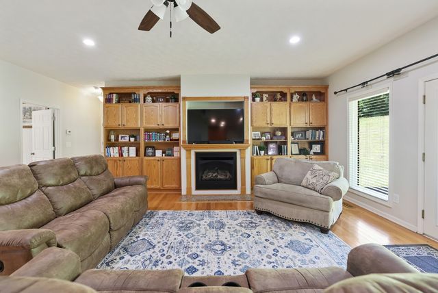 2219 Mack Benderman Rd, Culleoka, TN 38451