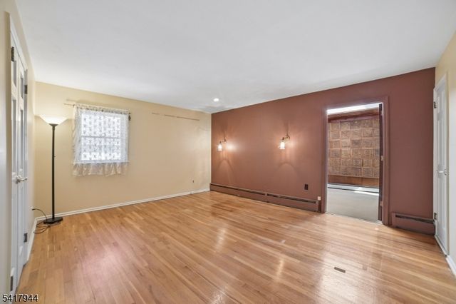 67 Sun Valley Way, Morris Plains Boro, NJ 07950