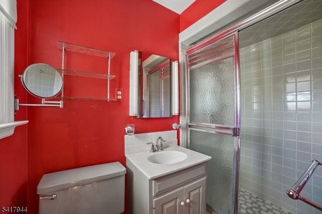 67 Sun Valley Way, Morris Plains Boro, NJ 07950