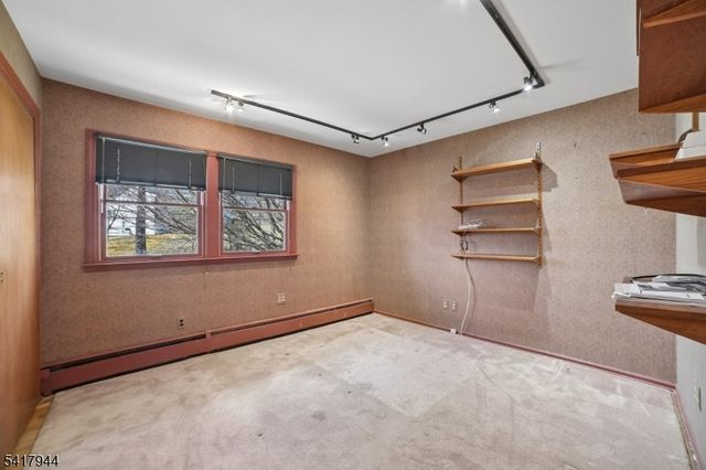 67 Sun Valley Way, Morris Plains Boro, NJ 07950