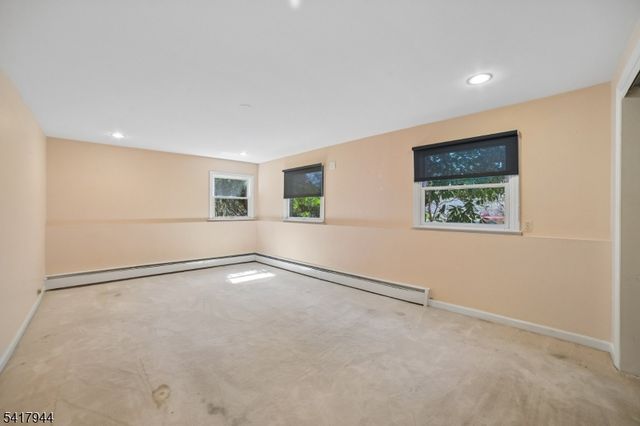 67 Sun Valley Way, Morris Plains Boro, NJ 07950