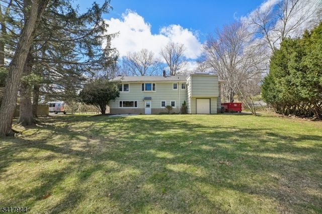 67 Sun Valley Way, Morris Plains Boro, NJ 07950