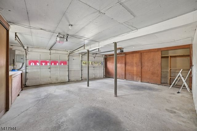 67 Sun Valley Way, Morris Plains Boro, NJ 07950