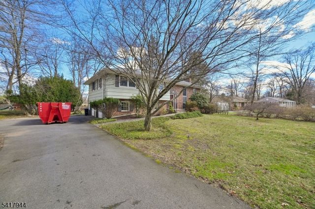 67 Sun Valley Way, Morris Plains Boro, NJ 07950