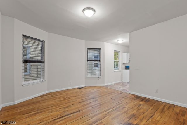 921 Carteret Ave, Trenton City, NJ 08618