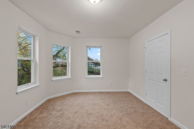 921 Carteret Ave, Trenton City, NJ 08618