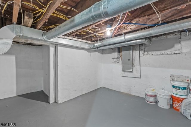 921 Carteret Ave, Trenton City, NJ 08618