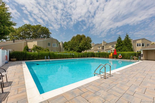 9 Pleasant Lane, Bay Shore, NY 11706