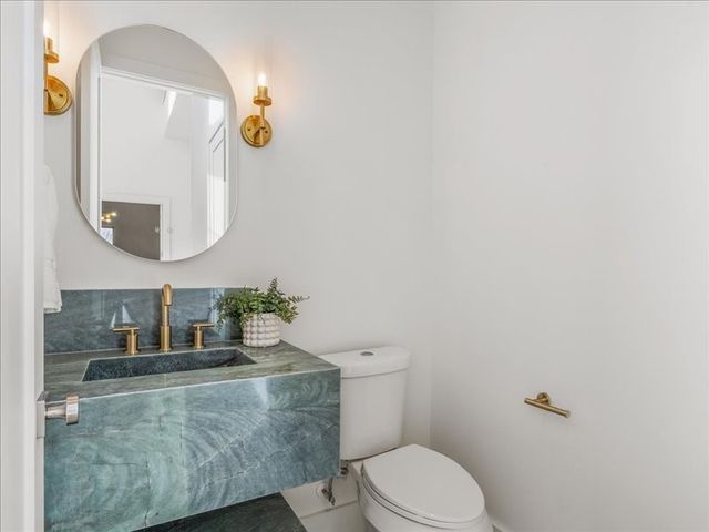 145 Sawgrass Drive, Heath, TX 75032