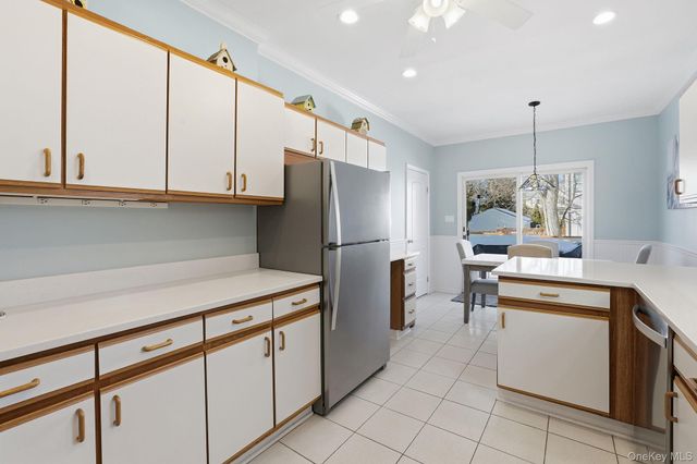 32 Brookside Place, New Rochelle, NY 10801