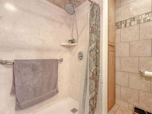 2545 NA WA KA DRIVE, Marinette, WI 54143