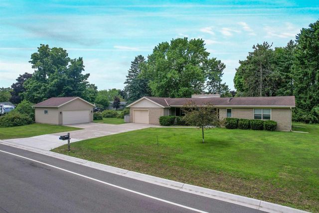 2545 NA WA KA DRIVE, Marinette, WI 54143