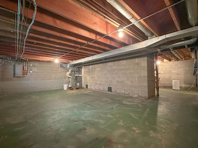 2545 NA WA KA DRIVE, Marinette, WI 54143