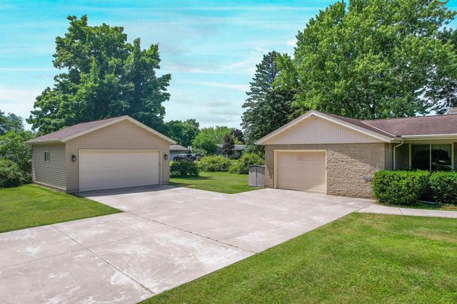 2545 NA WA KA DRIVE, Marinette, WI 54143