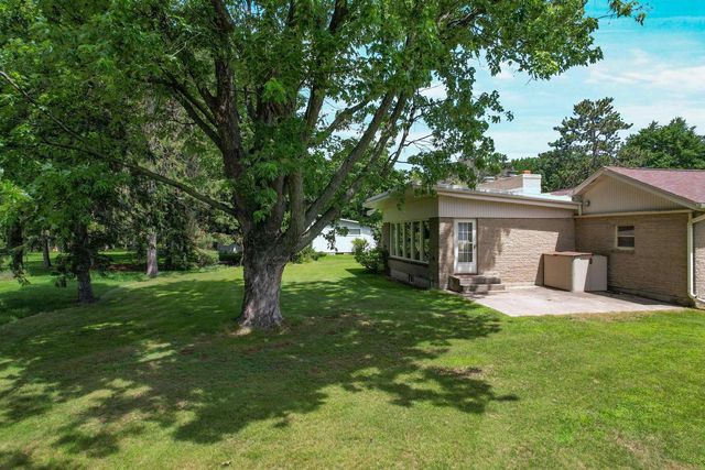 2545 NA WA KA DRIVE, Marinette, WI 54143