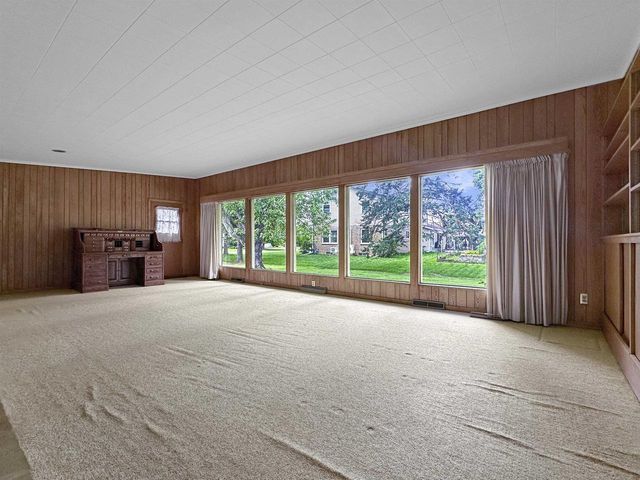 2545 NA WA KA DRIVE, Marinette, WI 54143