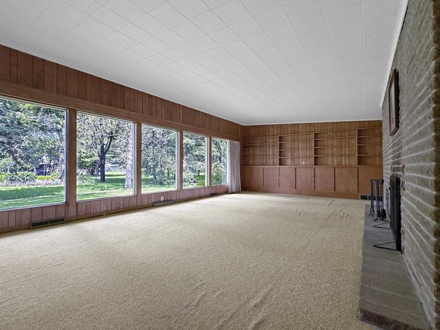 2545 NA WA KA DRIVE, Marinette, WI 54143