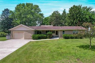2545 NA WA KA DRIVE, Marinette, WI 54143