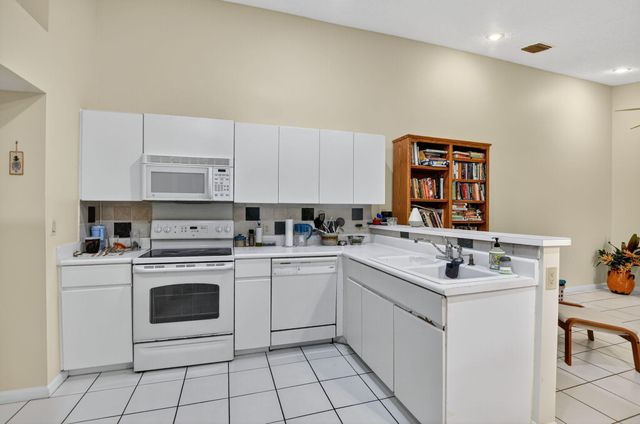 20803 Cabrillo Way, Boca Raton, FL 33428