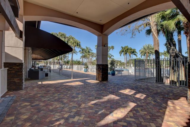 20803 Cabrillo Way, Boca Raton, FL 33428