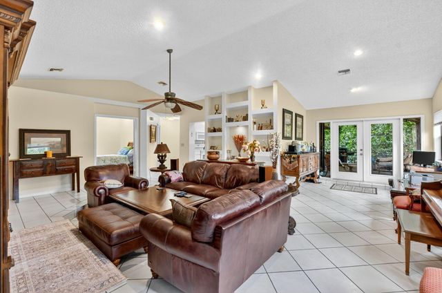 20803 Cabrillo Way, Boca Raton, FL 33428