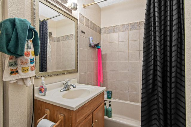 3236 James Avenue N, Minneapolis, MN 55412