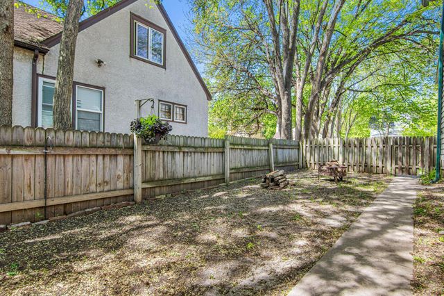 3236 James Avenue N, Minneapolis, MN 55412