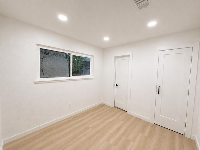 444 N 5th Ave, Oakdale, CA 95361