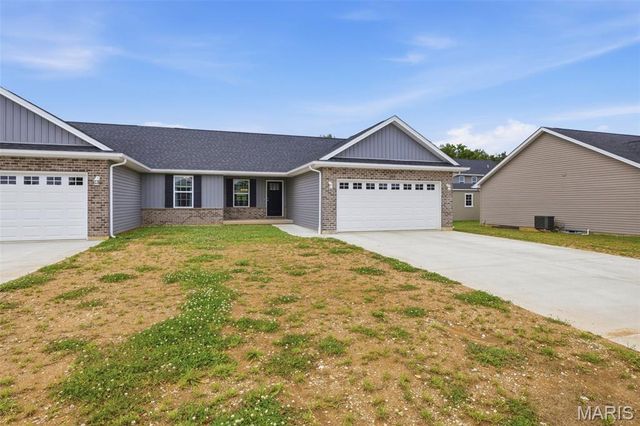 124 Grindstone Court, Moscow Mills, MO 63362