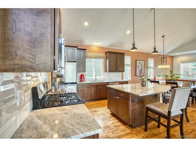 1522 Moonlight Dr, Longmont, CO 80504