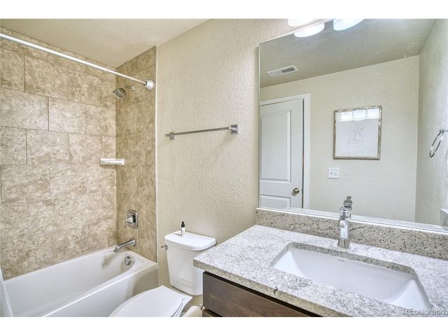 1522 Moonlight Dr, Longmont, CO 80504