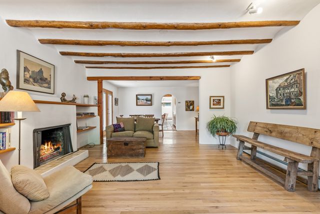 414 Sosaya Lane, Santa Fe, NM 87505