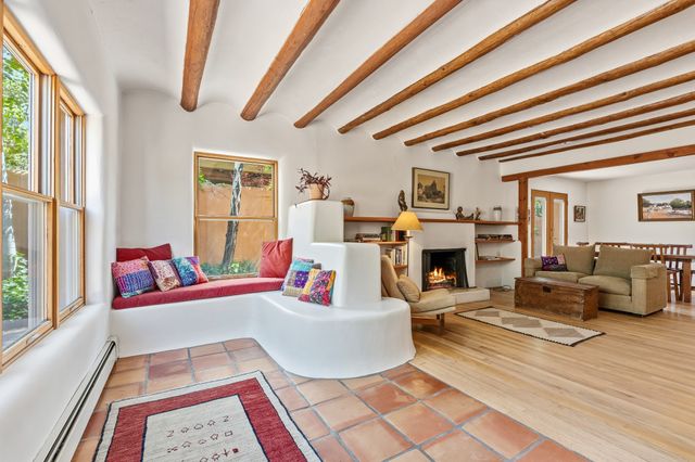 414 Sosaya Lane, Santa Fe, NM 87505