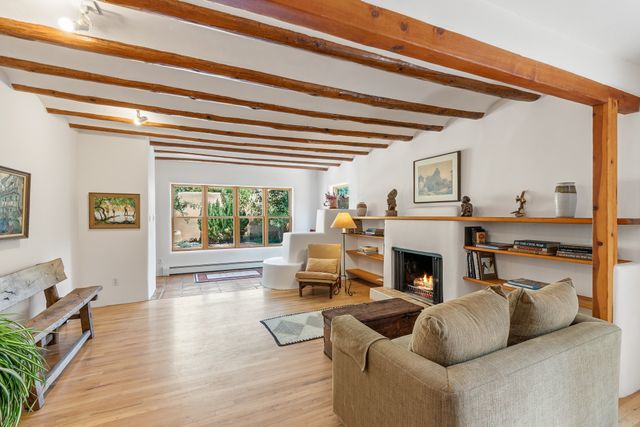 414 Sosaya Lane, Santa Fe, NM 87505