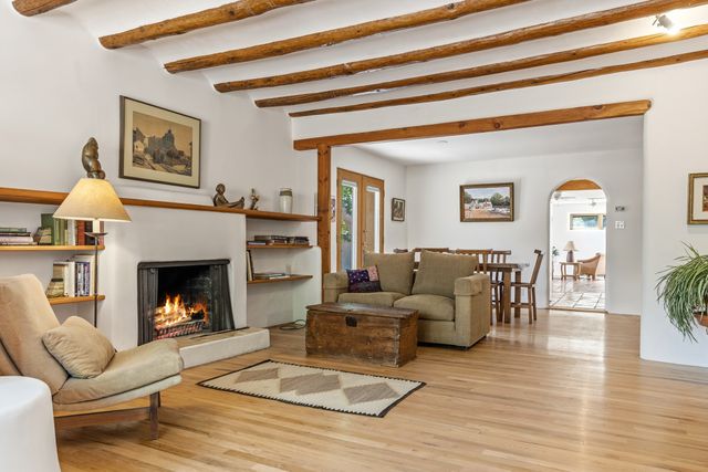 414 Sosaya Lane, Santa Fe, NM 87505