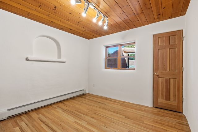 414 Sosaya Lane, Santa Fe, NM 87505