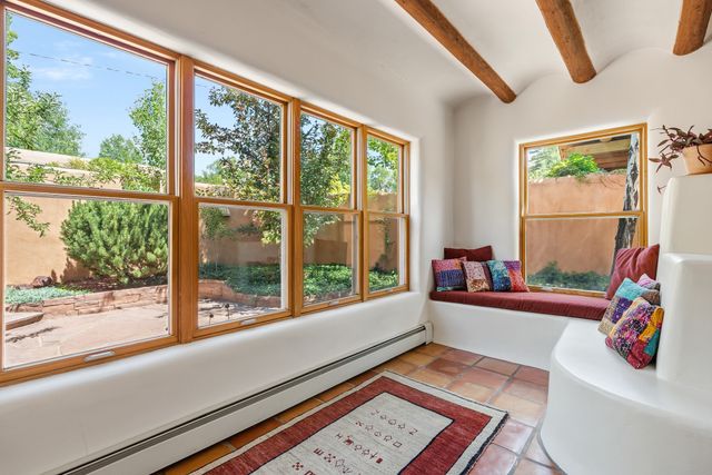 414 Sosaya Lane, Santa Fe, NM 87505