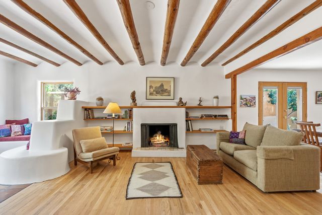 414 Sosaya Lane, Santa Fe, NM 87505