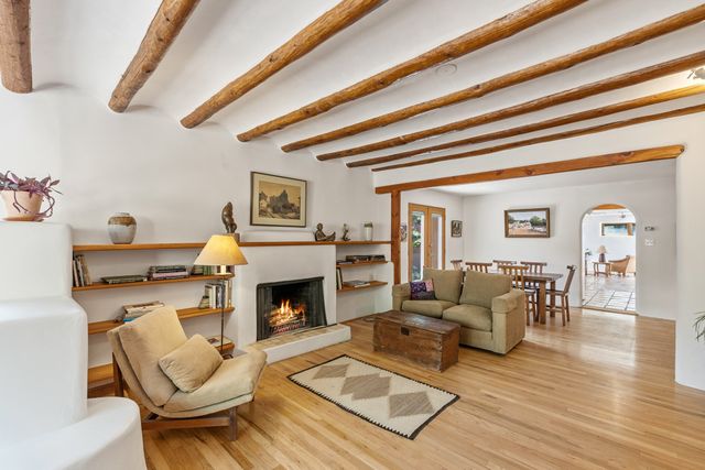 414 Sosaya Lane, Santa Fe, NM 87505