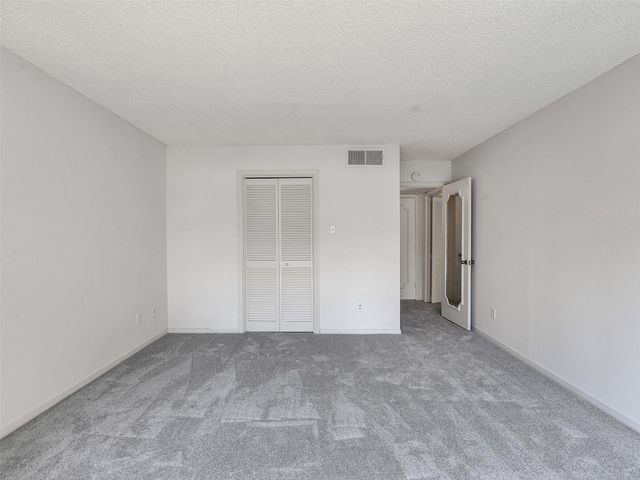 5050 Ambassador Way 218, Houston, TX 77056