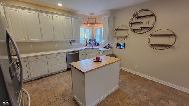 5773 Station Hill Drive, Avon, IN 46123