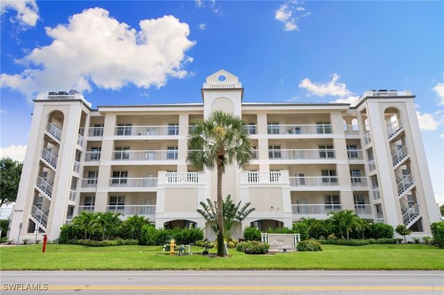 9700 Gulf Shore DR 202, Naples, FL 34108